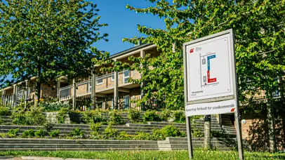Skilt med oversigt over boligområdet Hyrdehøj i Roskilde