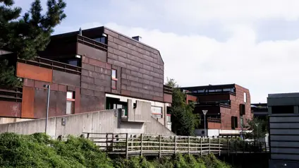Endegavl beklædt med kobber i boligafdelingen Farum Midtpunkt.